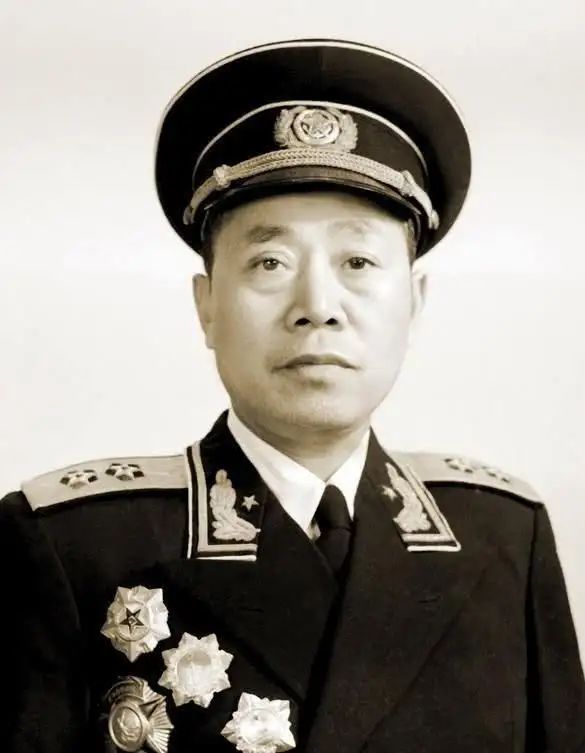 上將上面還有等級(jí)嗎，探究軍銜體系中的高級(jí)職位與等級(jí)劃分，軍銜體系揭秘，上將之上是否還有更高級(jí)別？高級(jí)職位與等級(jí)劃分全解析