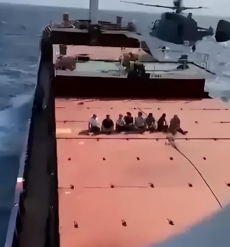 俄羅斯向美軍艦開火，事件背景與SEO解讀，俄羅斯對美軍艦開火事件背景解析與SEO視角解讀