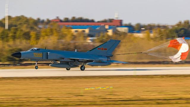 關(guān)于2022年殲-7還有多少架的探討，探討，殲-7戰(zhàn)機在2022年的數(shù)量概況