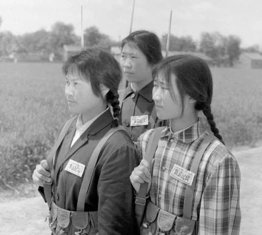 中國女兵老照片，歷史中的巾幗英雄形象展現(xiàn)，中國女兵老照片，歷史巾幗英雄形象展