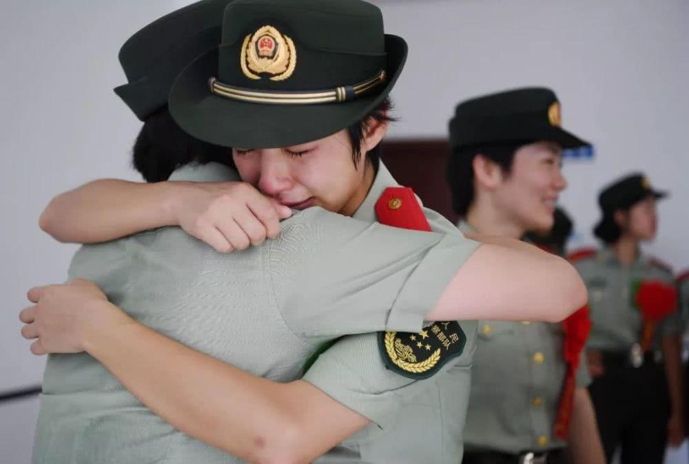 關(guān)于21式各軍種八一臂章的探討，關(guān)于各軍種八一臂章的探討，深入解析21式臂章特點(diǎn)