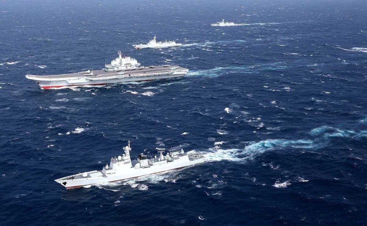 聚焦國際海域，中國戰(zhàn)艦圍觀英艦背后的故事，聚焦國際海域，中國戰(zhàn)艦視角下的英艦背后故事