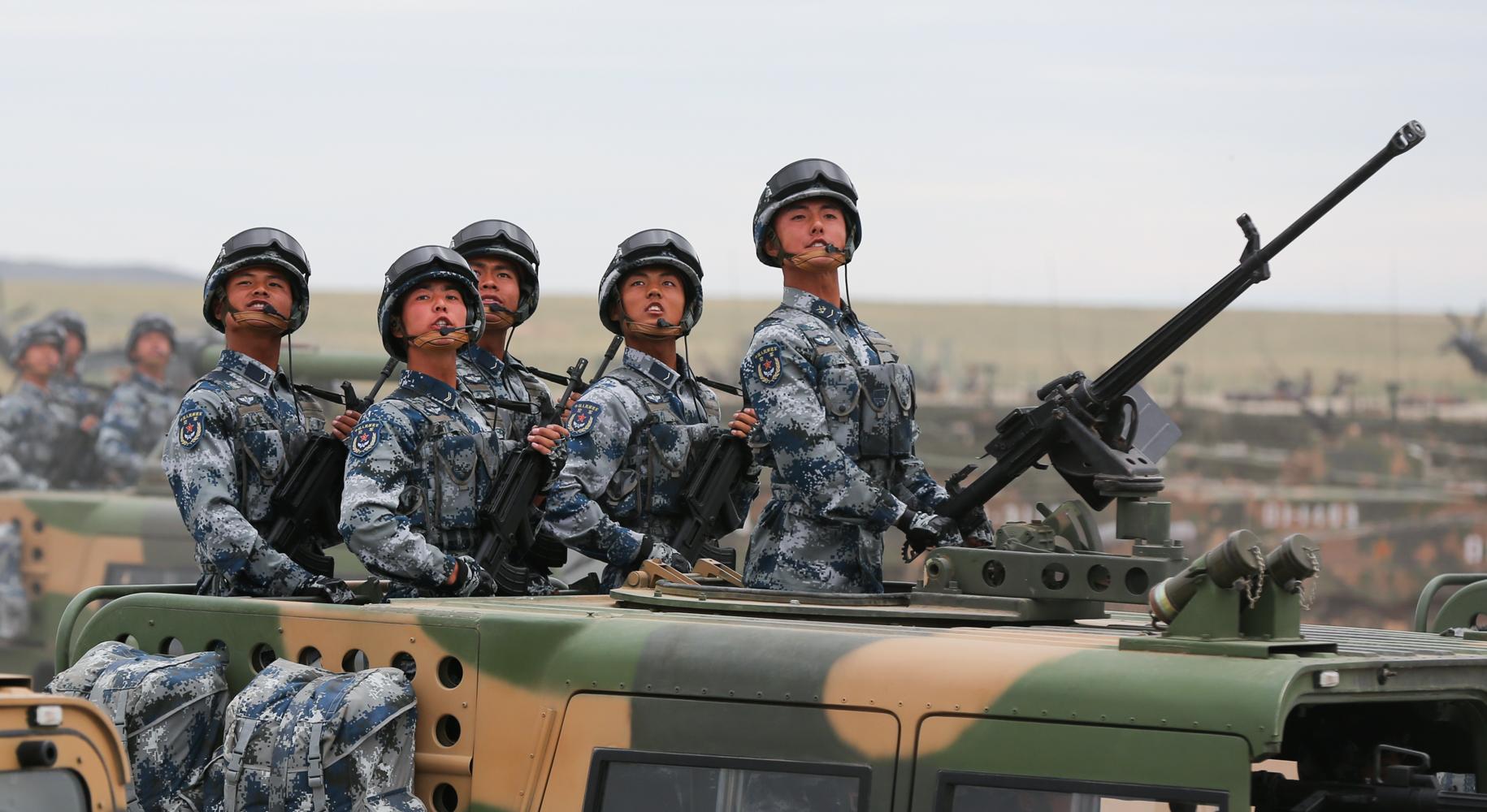 建軍90年閱兵完整版，回顧歷史，展望未來，建軍90年閱兵回顧，歷史印記與未來展望