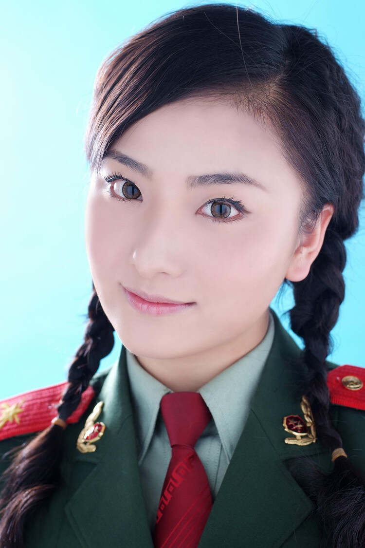 中國(guó)最漂亮的女兵照片第一名——展現(xiàn)英雄之美與榮耀印記，中國(guó)女兵第一名，榮耀印記與英雄之美的璀璨瞬間