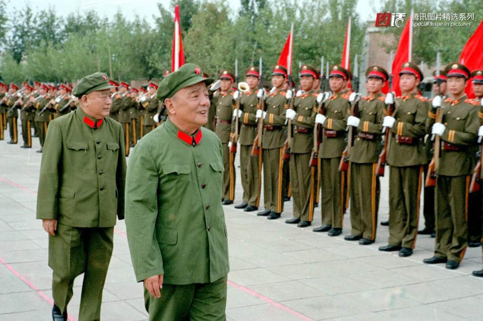 解放軍儀仗隊(duì)表演視頻，展現(xiàn)榮耀與力量，解放軍儀仗隊(duì)榮耀與力量的震撼表演視頻
