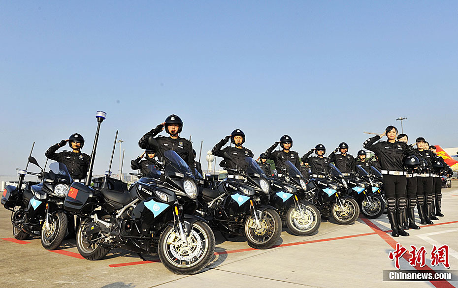 國賓護衛(wèi)隊護衛(wèi)視頻，展現(xiàn)榮譽與力量的精彩瞬間，國賓護衛(wèi)隊榮譽與力量的精彩瞬間，護衛(wèi)視頻展現(xiàn)震撼力量