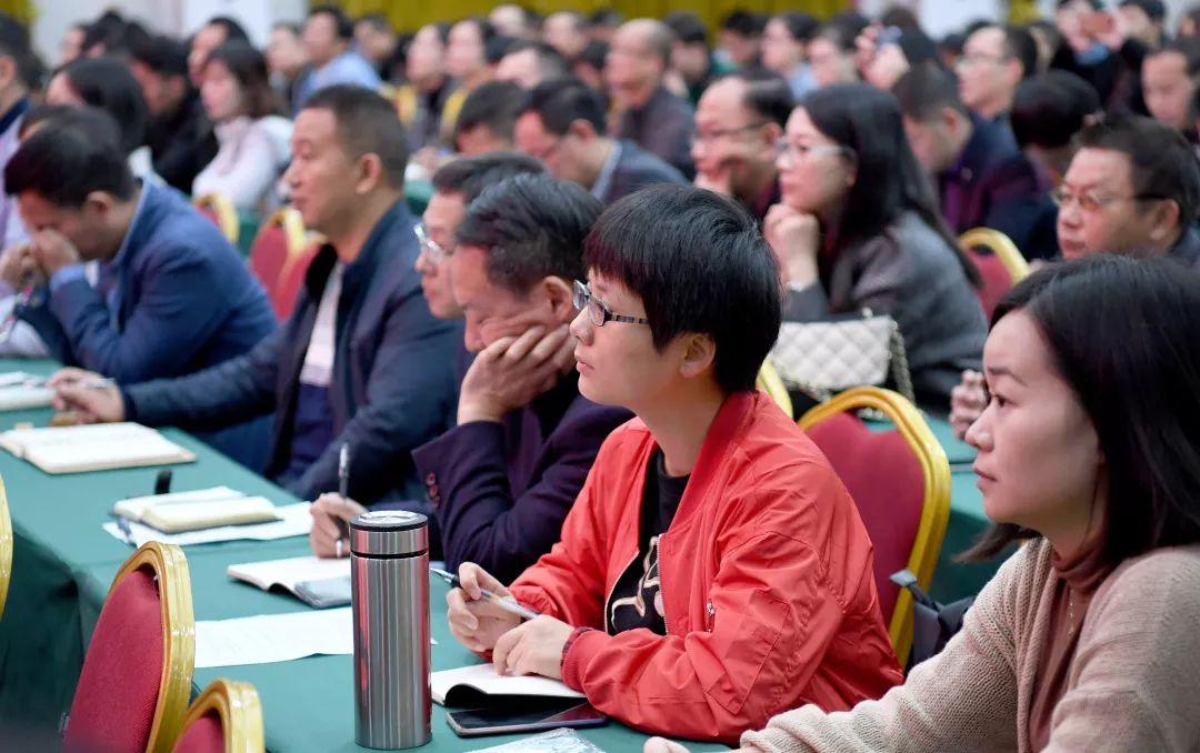 新聞報刊最新一期，深度解讀熱點事件，掌握最新資訊動向，新聞熱點深度解讀，掌握最新資訊動向