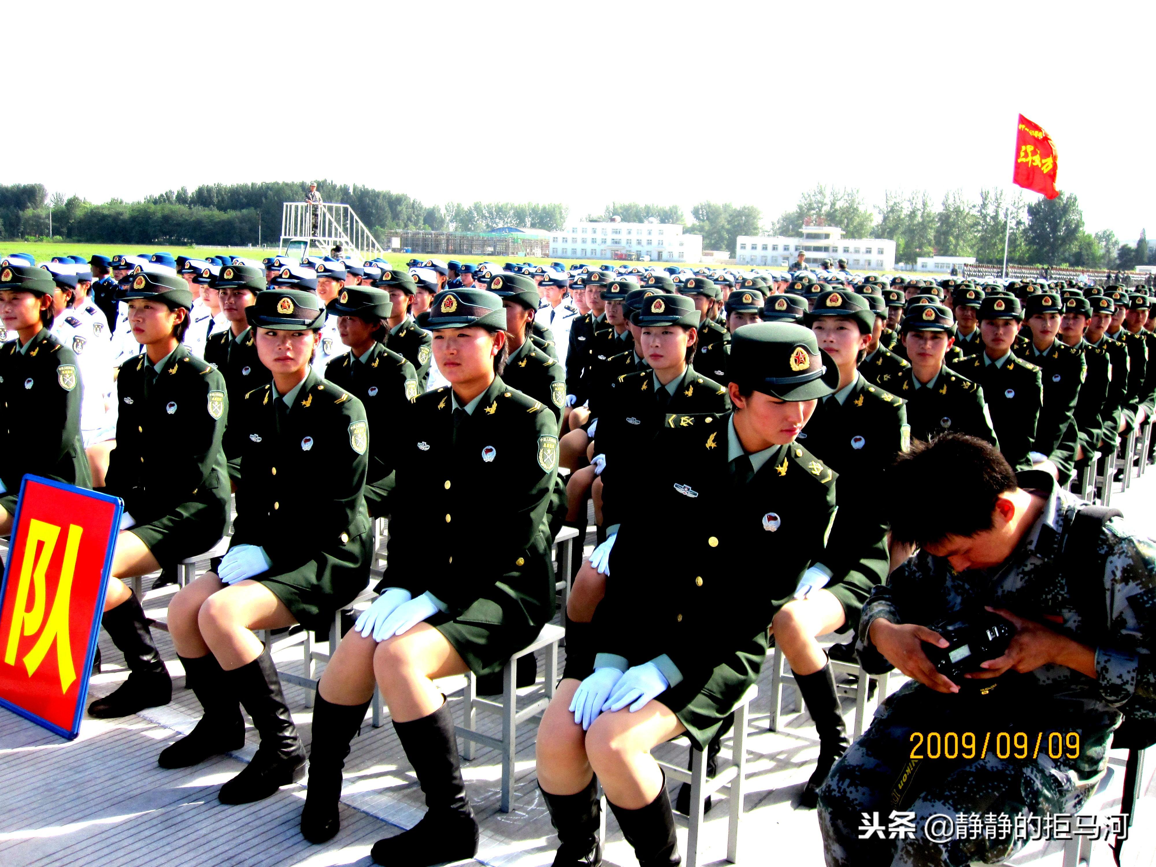 閱兵扭錯頭的士兵怎么樣了？深入了解事件背后的故事，閱兵扭錯頭的士兵后續(xù)如何？事件背后的故事揭秘