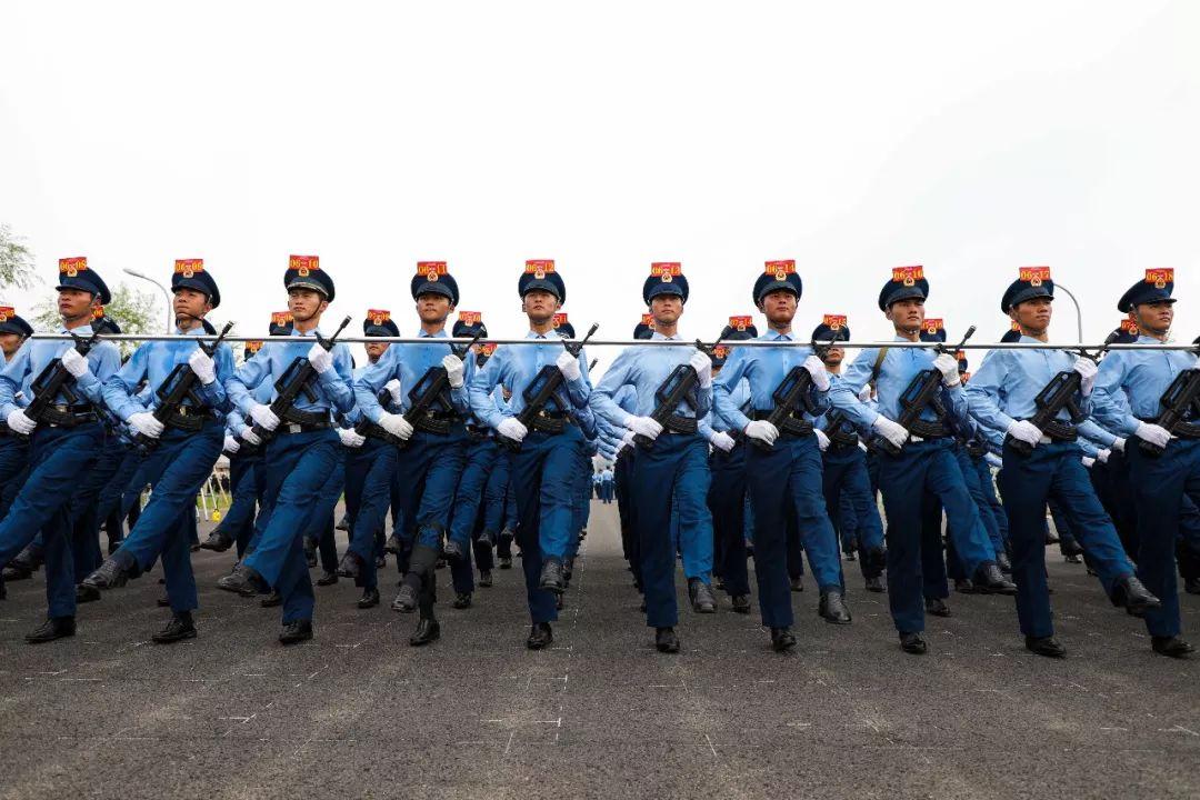 閱兵盛典，2019年的震撼與感動(dòng)——我的觀后感，閱兵盛典的震撼與感動(dòng)，我的觀后感回顧與展望（2019年）