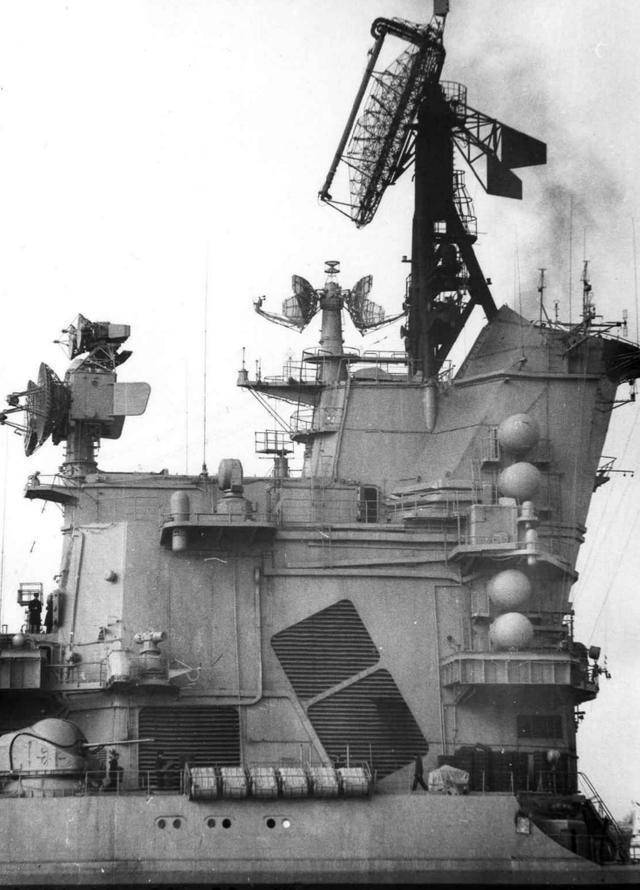 蘇聯(lián)65型巡洋艦，歷史與特點(diǎn)解析，蘇聯(lián)65型巡洋艦，歷史背景與特點(diǎn)深度解析
