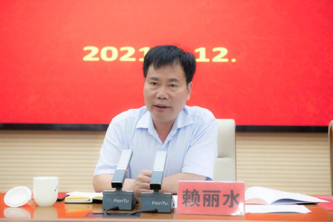 二四六香港資料期期中，深度解析與SEO優(yōu)化策略，深度解析香港期期中資料，SEO優(yōu)化策略揭秘
