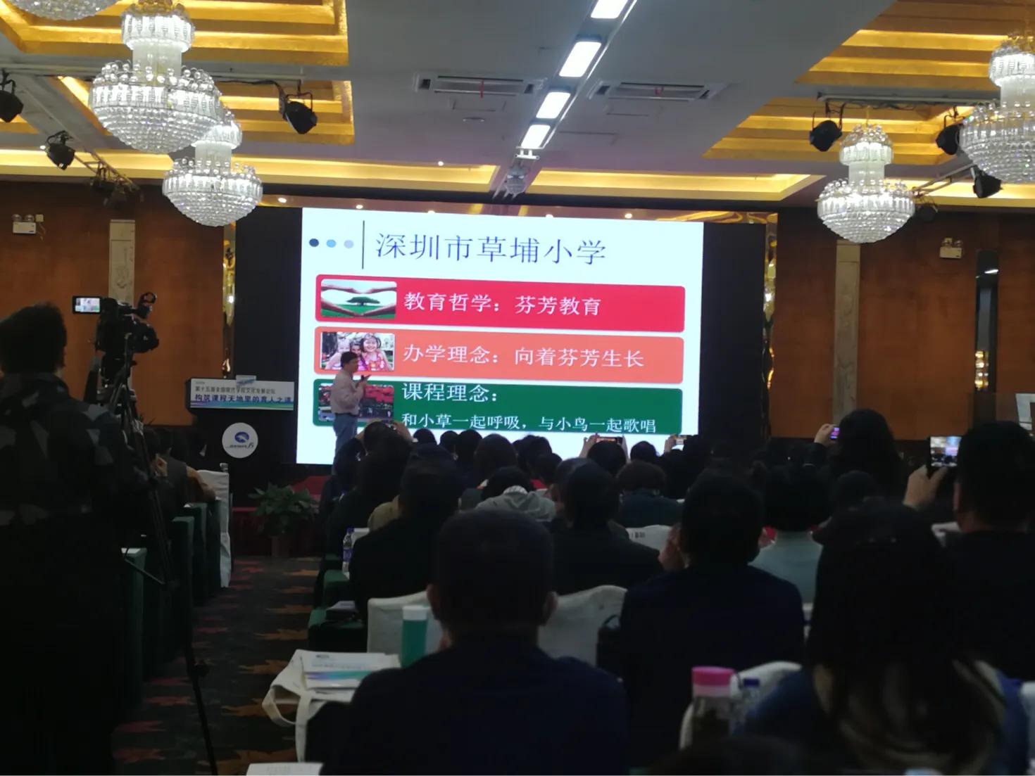 芳草地免費(fèi)資料論壇——探索、分享與成長(zhǎng)的聚集地，芳草地免費(fèi)資料論壇，探索、分享與成長(zhǎng)的樂(lè)園