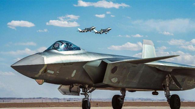殲-21戰(zhàn)機(jī)介紹，未來空中力量的璀璨明珠，殲-21戰(zhàn)機(jī)，未來空中力量的璀璨明珠介紹