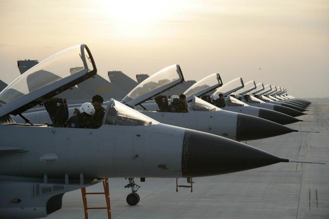 殲-10首飛，中國航空工業(yè)的里程碑事件，殲-10首飛，中國航空工業(yè)的輝煌里程碑
