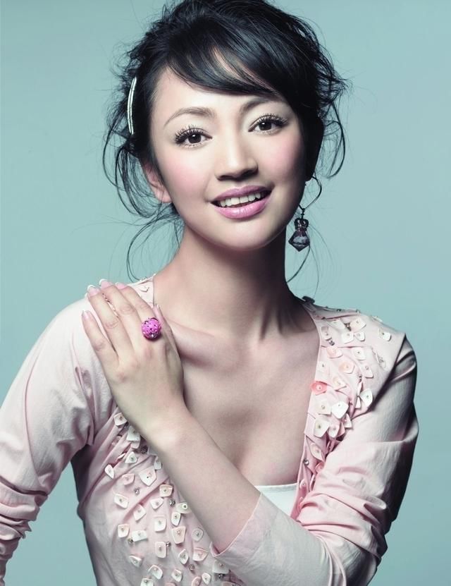 羅海瓊的個(gè)人資料簡(jiǎn)介，羅海瓊個(gè)人資料簡(jiǎn)介，探索她的世界