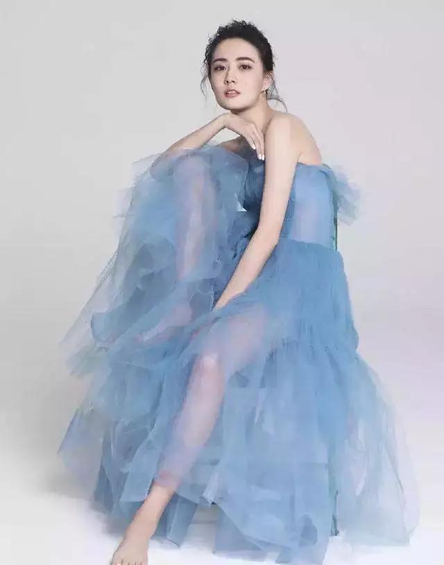 探究90后女明星的世界，璀璨星辰的她們都有哪些獨(dú)特魅力？，璀璨星辰下的90后女明星，獨(dú)特魅力大揭秘！
