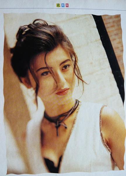 萬綺雯圖片與個人資料，探索熒幕女神的旅程，熒幕女神萬綺雯，圖片、個人資料及探索她的旅程