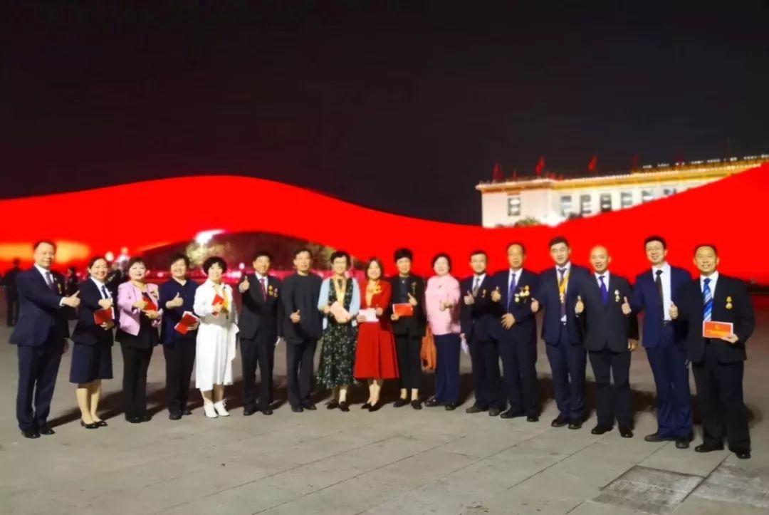 回顧歷史，見證輝煌——2019年國慶閱兵視頻，回顧歷史輝煌，見證時代榮光——國慶閱兵盛典回顧視頻