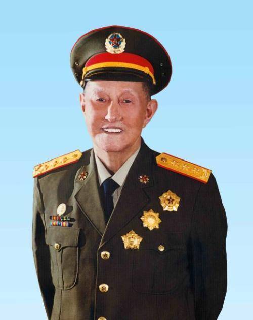 現(xiàn)任中國(guó)人民解放軍總參謀長(zhǎng)是誰(shuí)