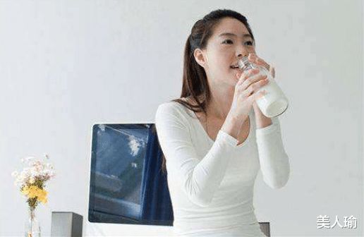 女人為何要少喝牛奶，探究背后的原因與建議，女人少喝牛奶的原因探究及建議分析