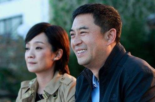 張嘉譯的婚姻經(jīng)歷，揭秘他的老婆們，張嘉譯的婚姻歷程，揭秘他的伴侶們