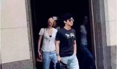 李健個人資料及簡歷老婆，深度解析一位音樂才子的人生軌跡與情感世界，李健人生軌跡與情感世界揭秘，音樂才子及其妻子深度解析