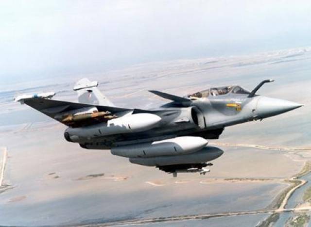 殲-10D已定型，深度解析新一代戰(zhàn)斗機(jī)性能與技術(shù)特點(diǎn)，殲-10D新一代戰(zhàn)斗機(jī)性能與技術(shù)特點(diǎn)深度解析