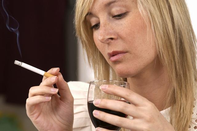 女性雌激素高的表現(xiàn)及其影響，女性雌激素高的癥狀與影響概述