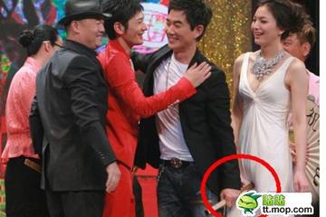 明星出丑事件，深度解析背后的原因與影響，明星出丑事件背后的原因與影響深度解析