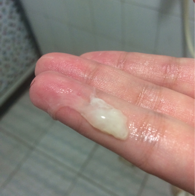 陰部流出來的液體是什么？全面解析女性分泌物，女性陰部流出液體的全面解析，了解女性分泌物成分與特性