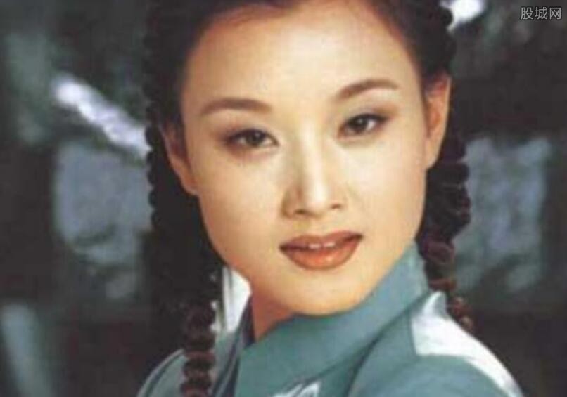 溫崢嶸個(gè)人資料及老公身份揭秘，溫崢嶸個(gè)人資料和老公身份曝光