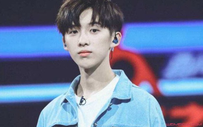 徐佳寧個(gè)人資料、年齡及經(jīng)歷詳解，徐佳寧個(gè)人資料揭秘，年齡與經(jīng)歷全解析