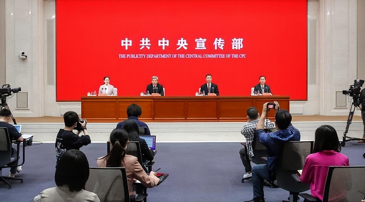 新聞小學(xué)生摘抄，培養(yǎng)摘抄習(xí)慣，提升語文素養(yǎng)，小學(xué)生摘抄習(xí)慣培養(yǎng)，提升語文素養(yǎng)的重要途徑