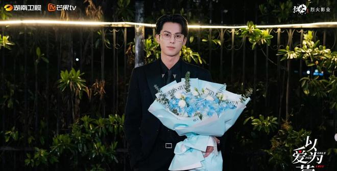 王鶴棣白鹿公開戀情，揭秘背后的故事與影響，王鶴棣白鹿戀情曝光，揭秘背后故事與影響沖擊波