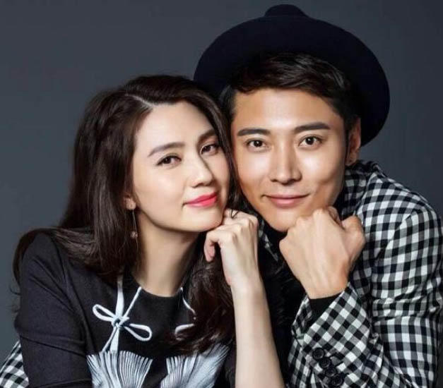 洪欣張丹峰最新現(xiàn)狀，演藝事業(yè)蓬勃發(fā)展，家庭生活幸福滿(mǎn)滿(mǎn)，洪欣張丹峰現(xiàn)狀，事業(yè)家庭雙豐收，幸福滿(mǎn)滿(mǎn)