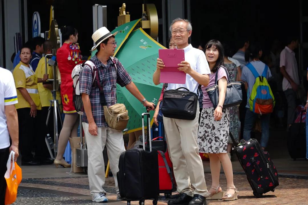 澳門242最快開獎(jiǎng)結(jié)果，揭秘彩票背后的秘密，澳門彩票開獎(jiǎng)結(jié)果揭秘，探尋背后的秘密與最新開獎(jiǎng)動(dòng)態(tài)