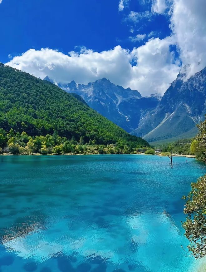 云南旅行社哪家口碑好，深度解析云南旅游服務(wù)與體驗(yàn)，深度解析云南旅游服務(wù)與體驗(yàn)，哪家旅行社口碑最佳？