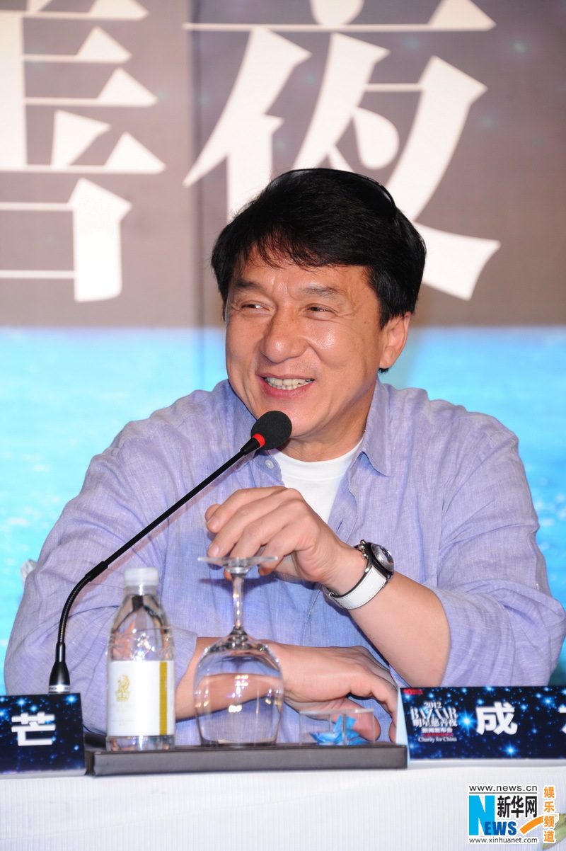 芭莎明星慈善夜，成龍的光影之路與慈善之心，芭莎明星慈善夜，成龍的光影之路閃耀慈善之心