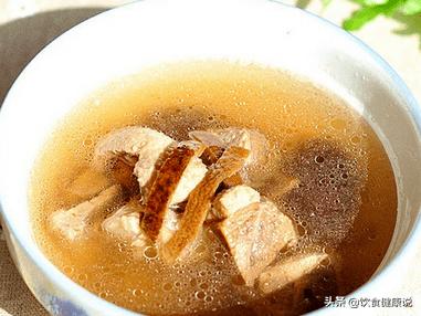 濕氣太重喝藿香正氣水，一種有效的自然療法，濕氣重，藿香正氣水的自然療法效果佳